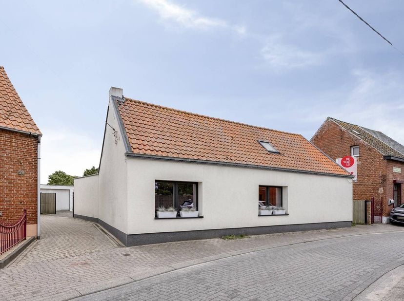 Droomt u van landelijk en comfortabel wonen op een groot perceel? Dit technisch uitstekend onderhouden (EPC A) en gerenoveerde pand in Zandvliet combi