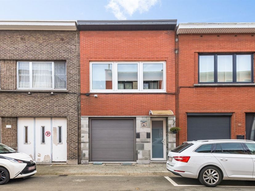 Maison à vendre à Van Duyststraat 182,
                    2100 Deurne