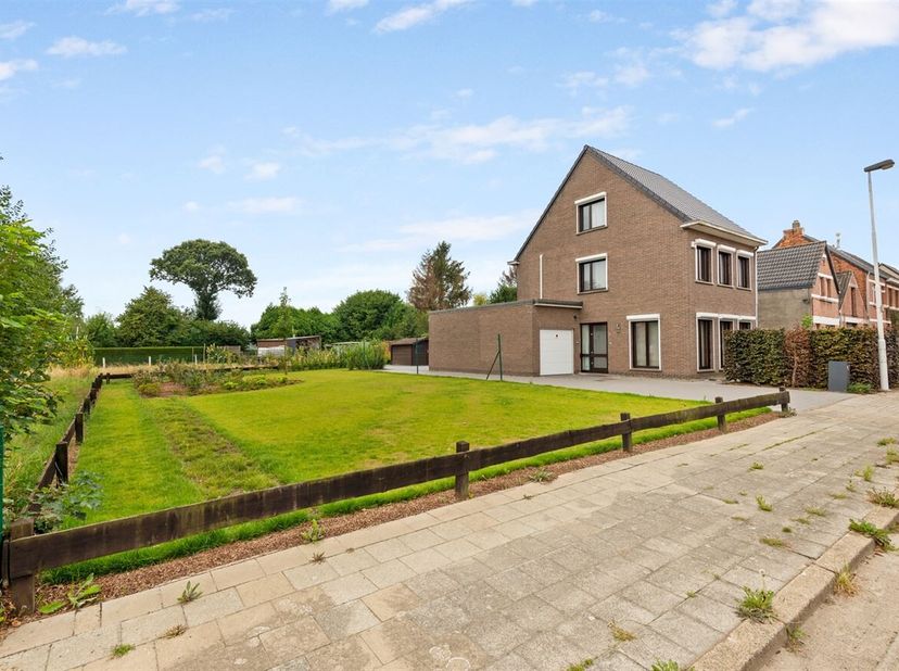 Terrain à vendre
                    à 2530 Boechout