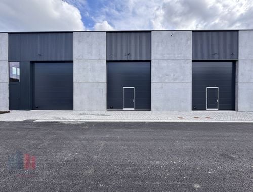                                         Bedrijfsgebouw te koop in Pittem, € 165.000
