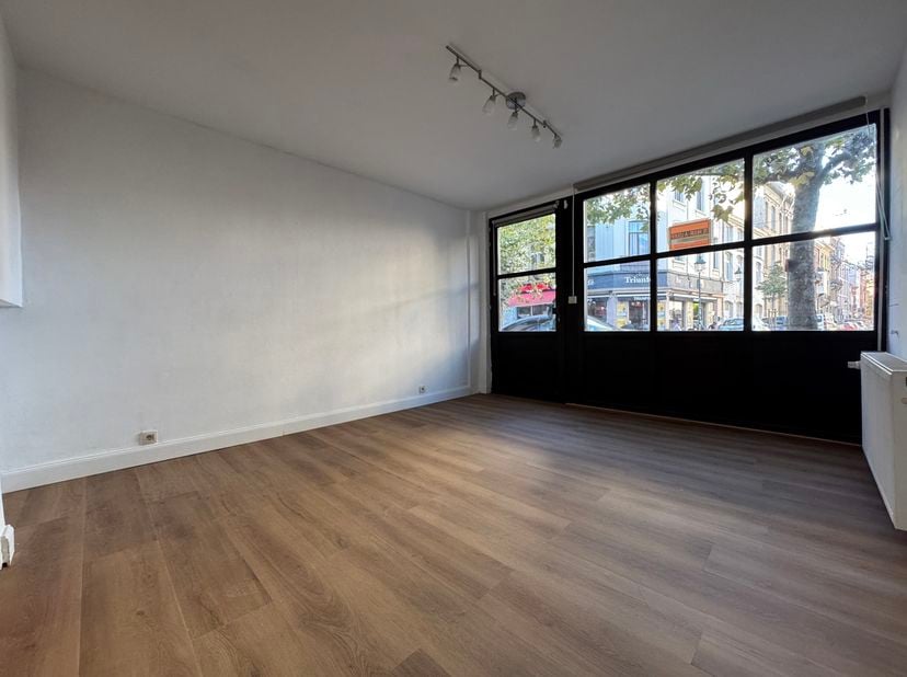 Bedrijfsvastgoed te huur in ,
                    1060 Sint-Gillis