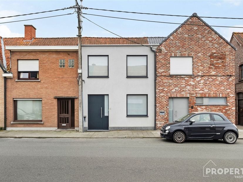 Huis te koop in Grote Ieperstraat 13,
                    8560 Gullegem