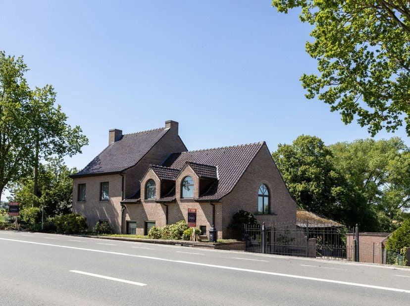 Huis te koop
                    in 9630 Munkzwalm