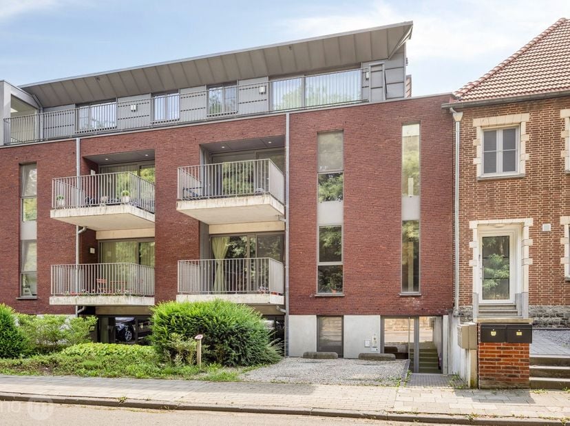 Recent 2-slaapkamerappartement met zuidwestterras en autostaanplaats – nabij centrum Leuven<br />
Dit instapklare appartement uit 2015 combineert ruim