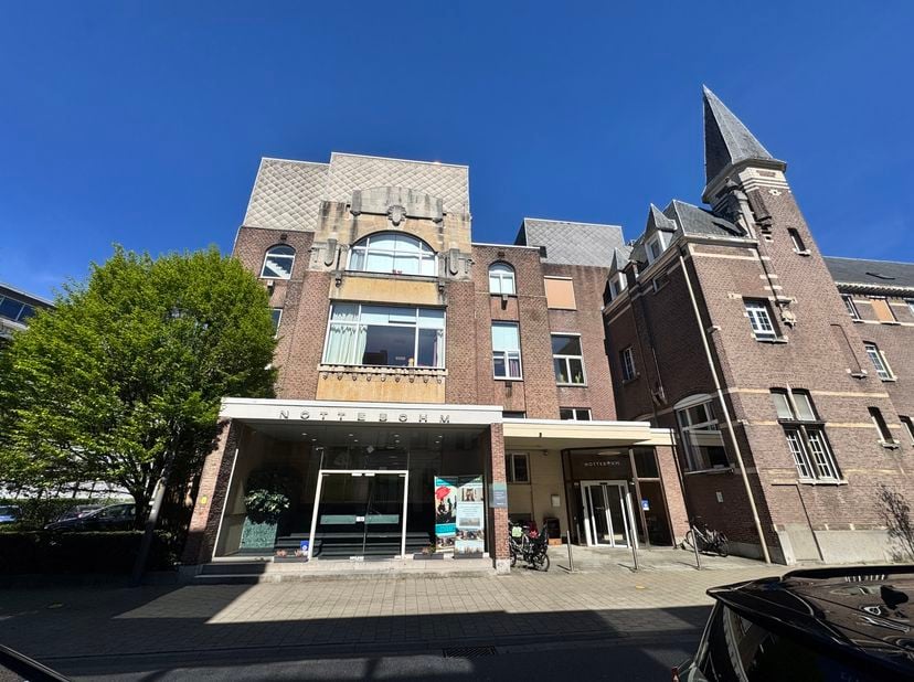 Cabinet prêt à l’emploi à louer – Anvers<br />
<br />
Pour un espace de pratique récemment rénové (2018) à Anvers, nous recherchons une activité dans