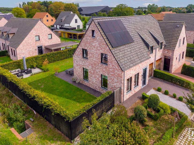 Huis te koop in Kroondreef 66b,
                    8490 Jabbeke