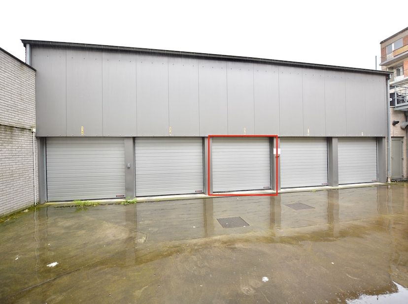 Garage à louer
                    à 9900 Eeklo