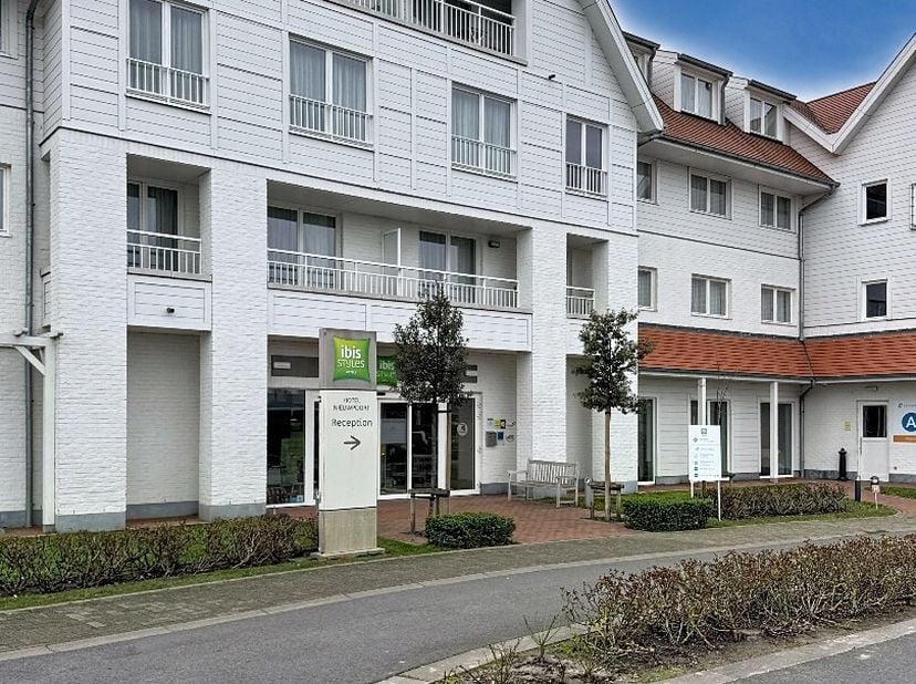 Deze zorgeloze vastgoedinvestering is gelegen aan de Belgische Kust, waar u ook zelf van kan genieten.<br />
Ibis Styles Nieuwpoort is een 3-sterren s