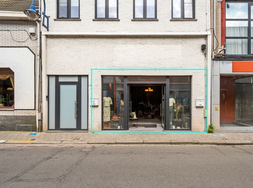 Bien professionnel à vendre
                    à 2550 Kontich