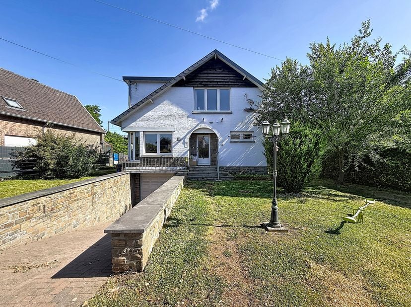 Maison à vendre à rue de la Gare 54,
                    4690 Glons