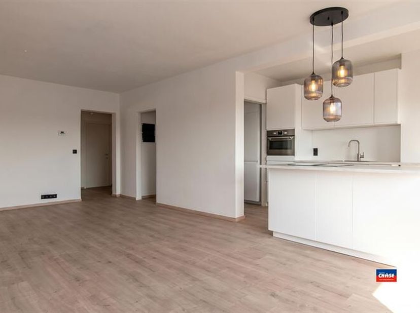 HEMIKSEM | GERENOVEERD APPARTEMENT MET TWEE SLAAPKAMERS EN ZUIDTERRAS | GELEGEN OP DE TWEEDE VERDIEPING VAN VERZORGD GEBOUW | EPC 229 |<br />
Dit verz