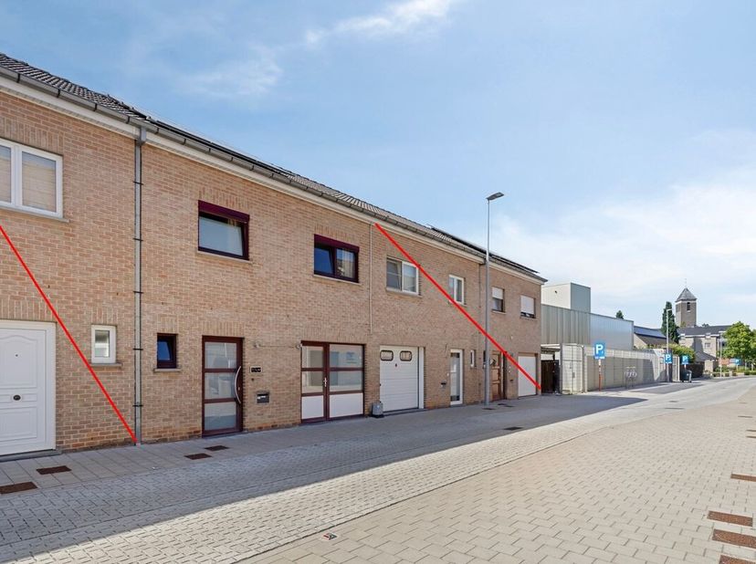 Charmante maison pour jeunes ménages au centre d'Audenarde<br />
Vous recherchez une maison pour jeunes ménages prête à emménager et bénéficiant d'un