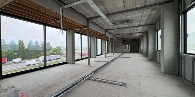 Bien professionnel à louer à Nijverheidsstraat 2, 9800 Deinze