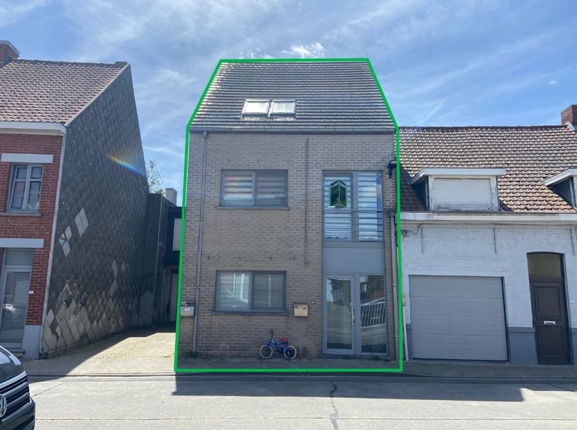 Trendy woning (momenteel verhuurd) met ruimtelijk gevoel en hedendaags comfort!<br />
Deze stijlvolle woning biedt alles wat u zoekt als u houdt van r