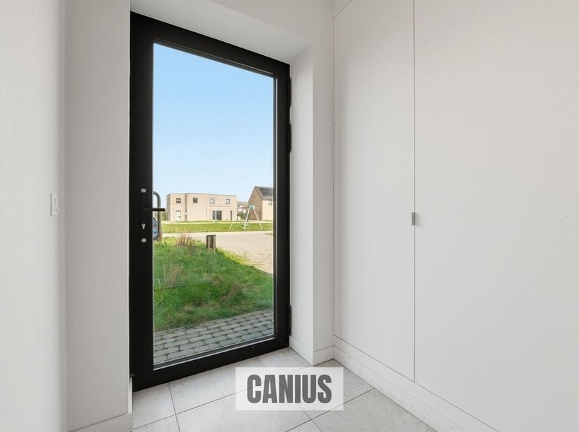 MODERNE WONING MET 3 SLKS &amp; TUIN<br />
<br />
In het rustige &amp; groene Munsterbilzen, deelgemeente van de stad Bilzen-Hoeselt treffen wij de verkavel
