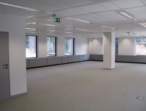                                         Bâtiment d’entreprise à louer à Auderghem, € 4.226,67
