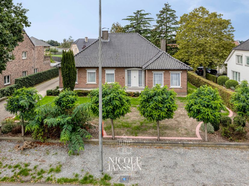 Huis te koop in Weertersteenweg 217,
                    3640 Kinrooi