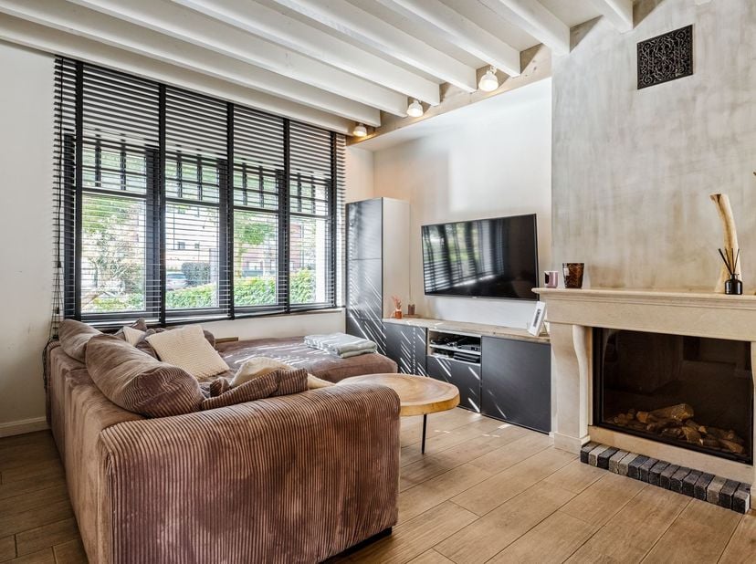 Instapklare, energiezuinige 3slpk woning<br />
<br />
De woning onderging een grondige renovatie rond 2017, waarbij ze werd aangepast aan de huidige