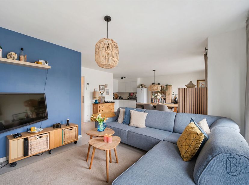 À vendre : appartement récent de 2 chambres à Landegem<br />
<br />
Situé dans la Stationsstraat à Landegem, dans un quartier calme mais particulièr