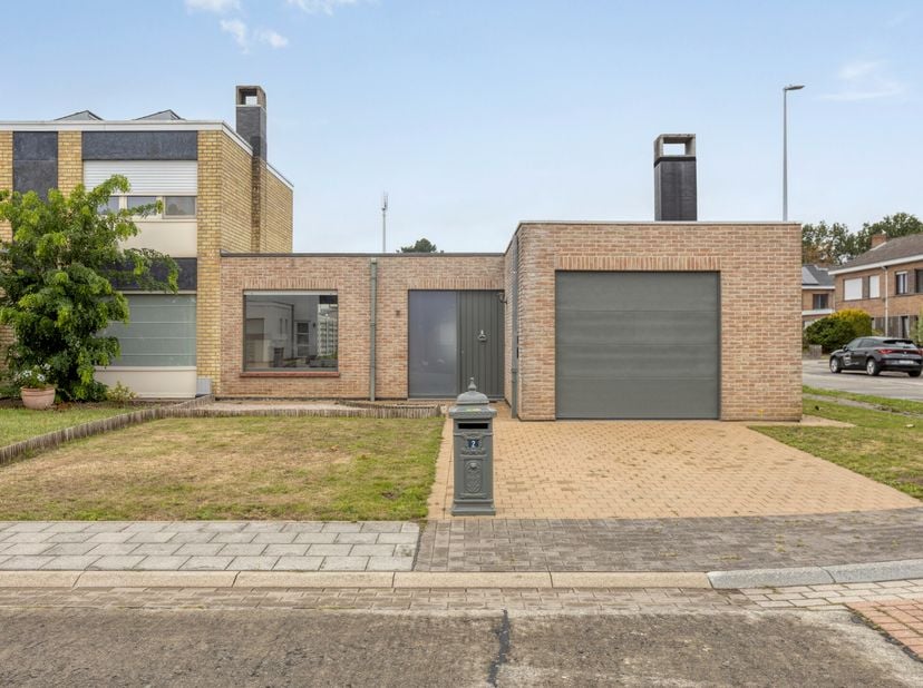 Huis te koop in Pieter de Coninckstraat 2,
                    8020 Oostkamp