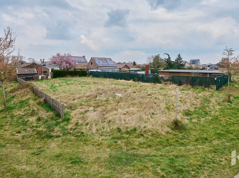 Rustig gelegen hoekperceel voor een open bebouwing met een oppervlakte va 526 m² en een straatbreedte van 17m.