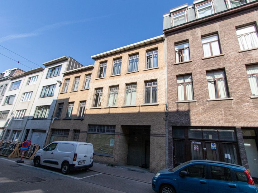 Appartement à louer
                    à 2060 Antwerpen