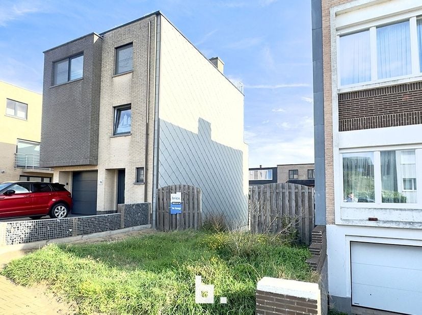 Terrain à vendre à Middenlaan 68,
                    8400 Oostende