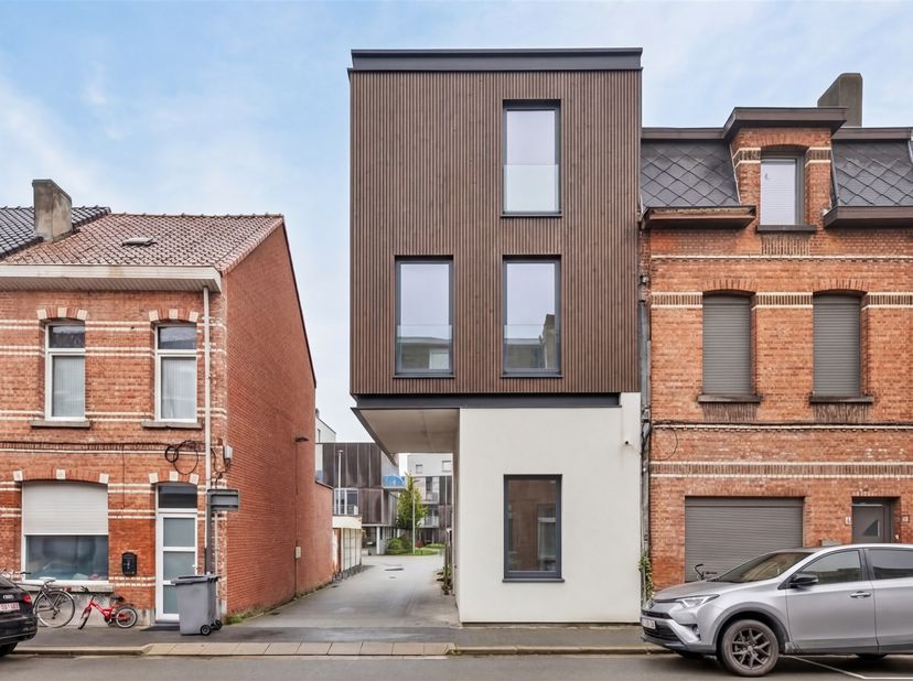 Altijd al gedroomd van een hoogwaardige nieuwbouwwoning met een laag verbruik? En dit in centrum Sint-Niklaas vlakbij alle faciliteiten? Dan is dit mo