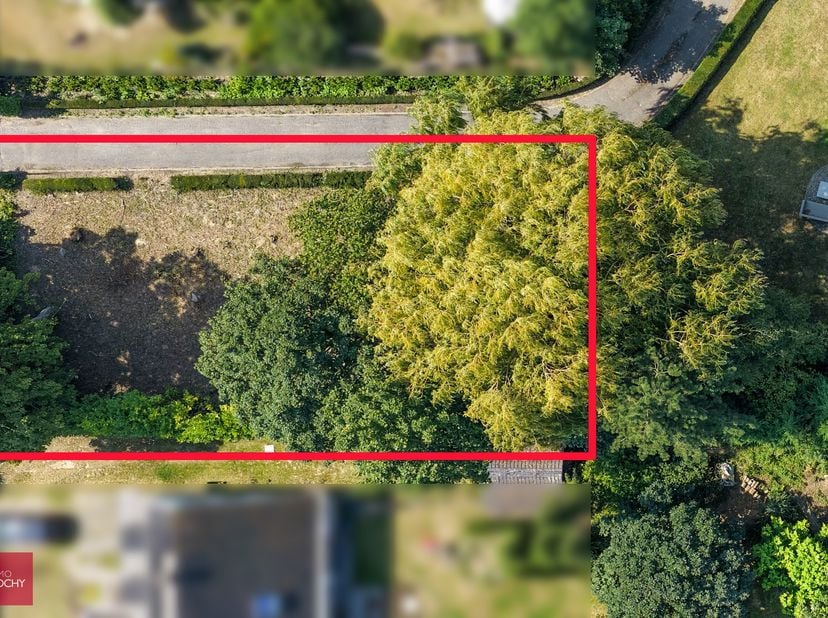 Bouwrijp perceel voor een open bebouwing op ca 500m².&amp;nbsp; Mogelijkheid tot het bouwen van 2 bouwlagen met zadeldak of met plat dak, alsook een bijge