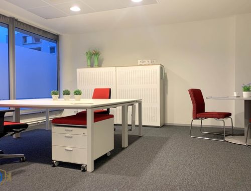                                         Handelspand te huur in Sint-Andries, € 400

