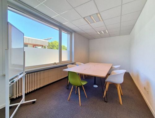                                         Kantoor te huur in Melle, € 420
