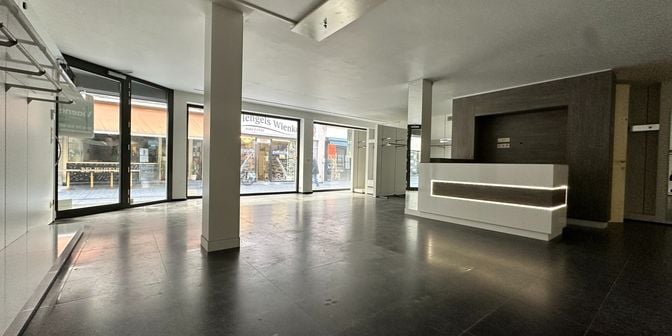 Bedrijfsvastgoed te huur in Christinastraat 59, 8400 Oostende