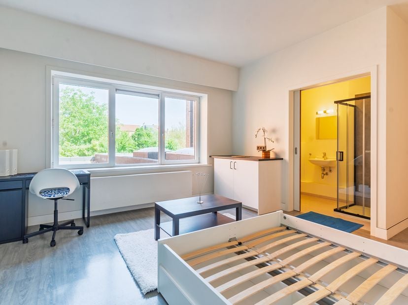 DERNIÈRES CHAMBRES DISPONIBLES !!<br />
<br />
Vous recherchez la chambre ou le studio étudiant idéal ?<br />
<br />
EMPLACEMENT :<br />
Situé au 70,
