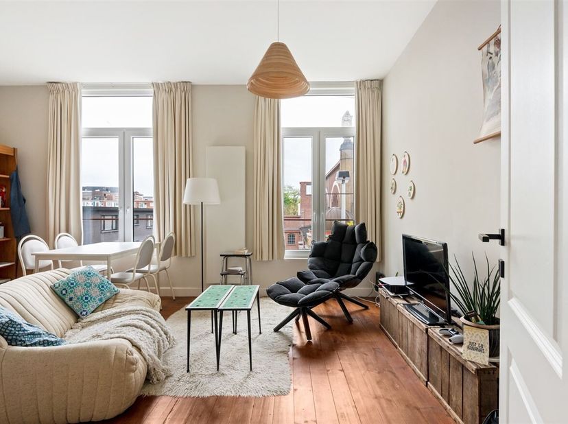 Gezellig appartement met 2 slaapkamers in de Pulhofwijk<br />
Ligging: Dit appartement is gelegen op de Strijdhoflaan, vlakbij het openbaar vervoer, w