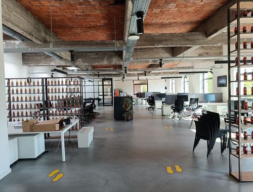                                         Bedrijfsgebouw te huur in Mechelen, € 3.408,75
