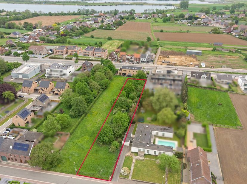 Algemeen:<br />
- perceelgrootte: 22a 35ca<br />
- Zuidoostelijke oriëntatie<br />
- Nog geen bouwverplichting<br />
<br />
Voorschriften:<br />
- Bou