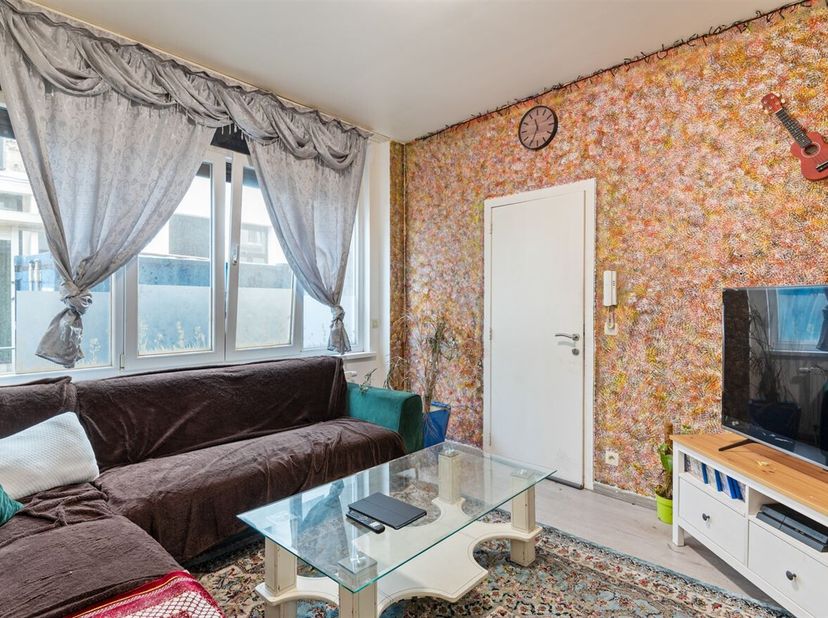 Huis opgedeeld in 2 appartementen<br />
 Ligging: Ontdek deze opbrengsteigendom op de Maaldersstraat, vlakbij de Diepestraat en op wandelafstand van h