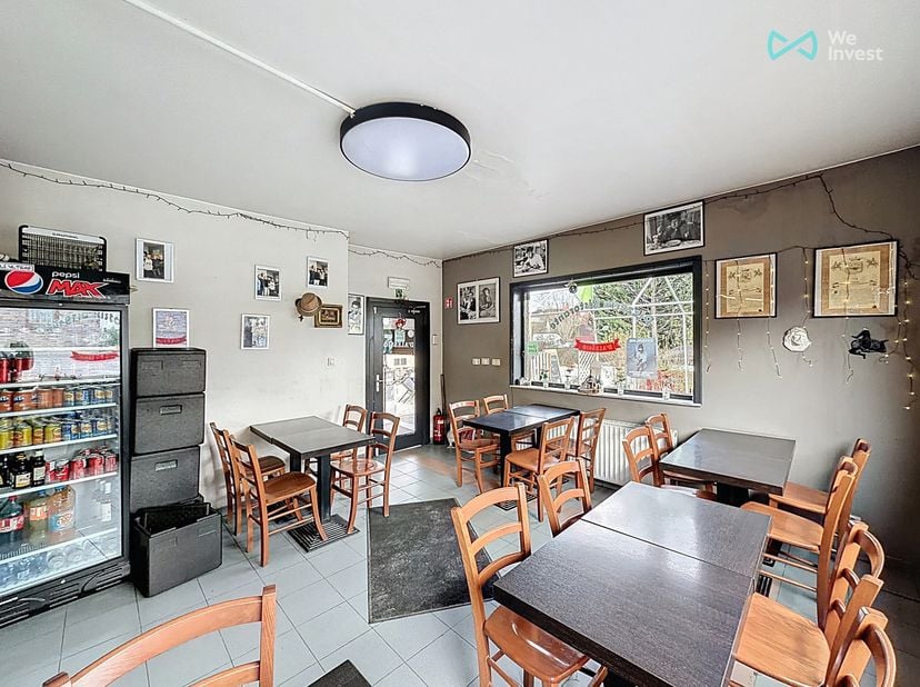 *** A VENDRE *** Clabecq - Restaurant avec terrasse, situé sur un axe très fréquenté. Cet établissement a une surface exploitable de +- 100 m². Le bie