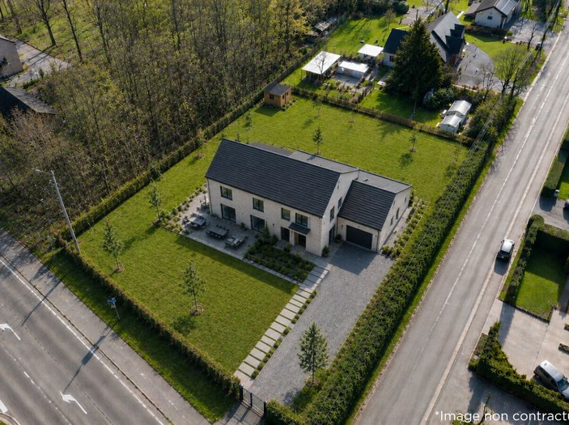 Het vastgoedkantoor ERA B-LUX heeft het genoegen u dit prachtige bouwperceel voor te stellen, gelegen in de charmante gemeente Durbuy. Ideaal gelegen