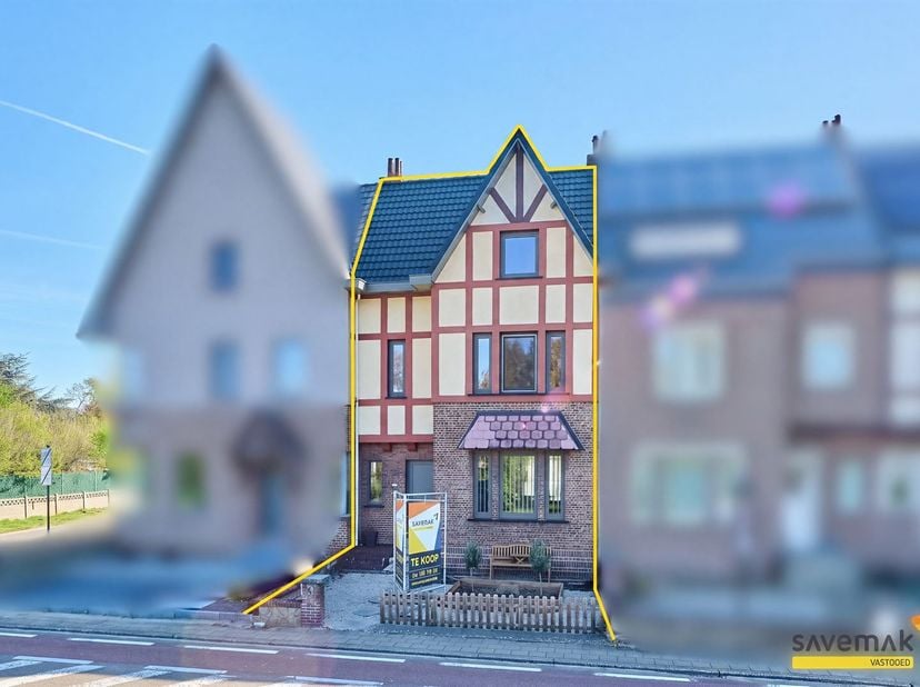 Bienvenue dans cette magnifique maison de ville à Leopoldsburg !<br />
 <br />
Avec pas moins de 6 ( !!) chambres, vous aurez beaucoup d'espace pour