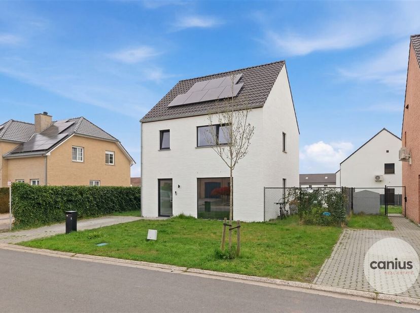 BÂTIMENT OUVERT À FAIBLE CONSOMMATION D'ÉNERGIE AVEC 3 BAIES<br />
Dans le quartier calme et verdoyant de Munsterbilzen, qui fait partie de la ville d