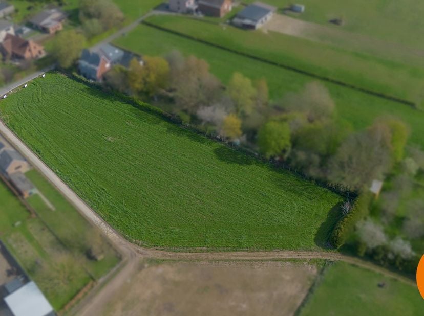 NIEUWERKERKEN - Uniek gelegen bouwgrond, geschikt voor het bouwen van een open bebouwing, op een uitstekende locatie op een perceel van 4.191m² (lot 1