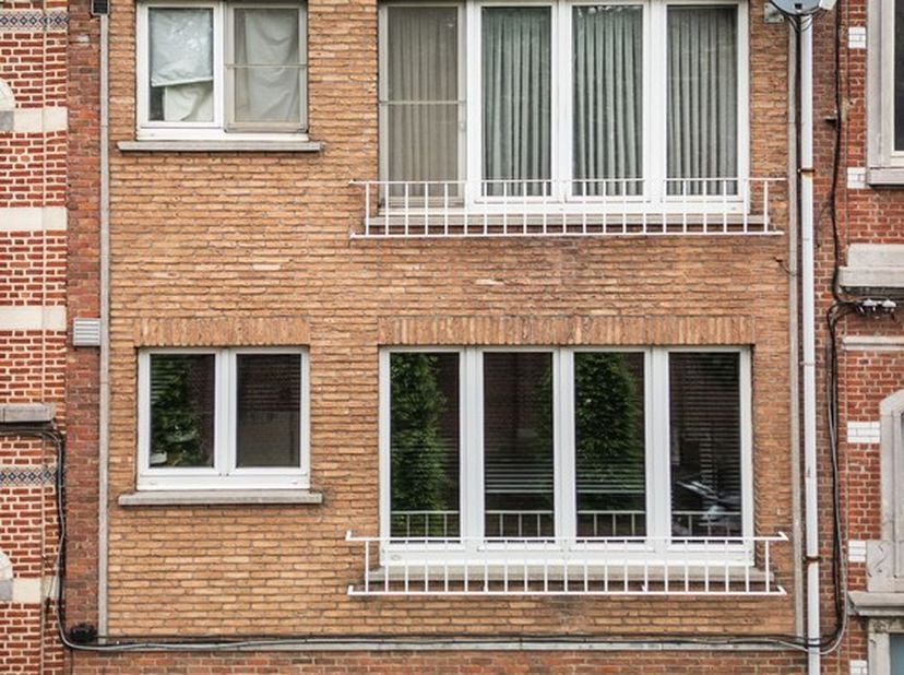 Te koop in het centrum van Aarschot: interessante op te frissen opbrengsteigendom bestaande uit een appartement en een studio, beide momenteel verhuur