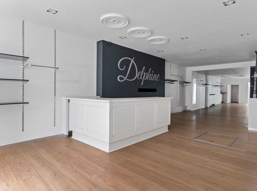 Bien professionnel à vendre
                    à 2200 Herentals