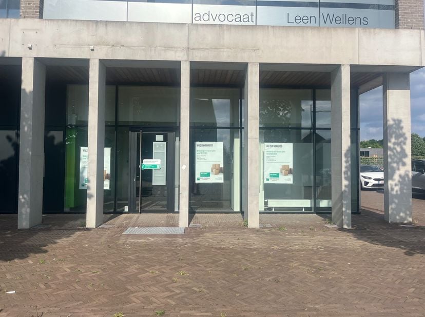 Bien professionnel à vendre
                    à 3945 Oostham