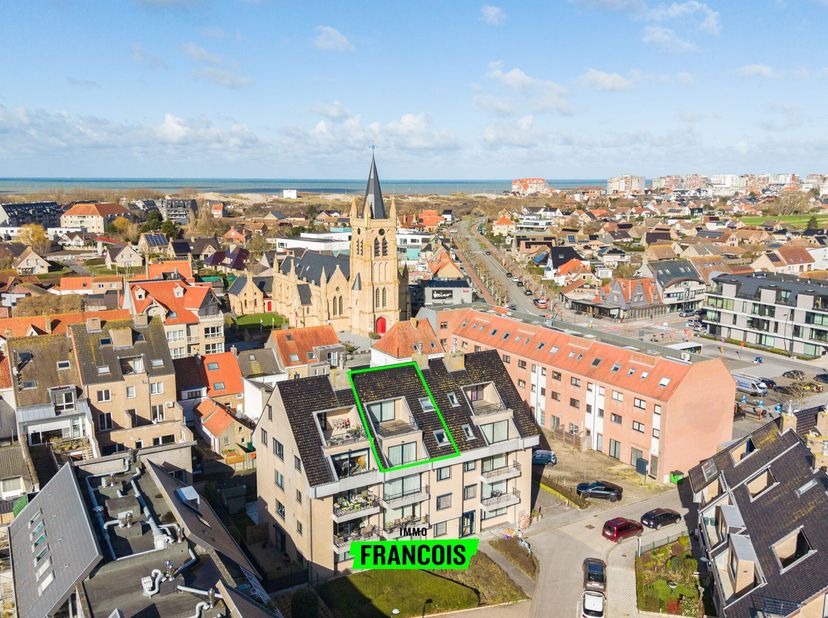 Ce magnifique duplex, label EPC B, est situé rue Julien Soetaert à Westende-Dorp et offre une surface habitable de pas moins de 109 m². Grâce à son ag