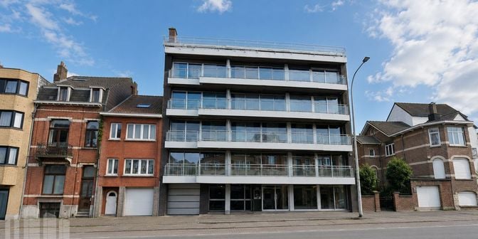 Bien professionnel à vendre à Steenweg op Ninove 1120, 1080 Molenbeek-Saint-Jean