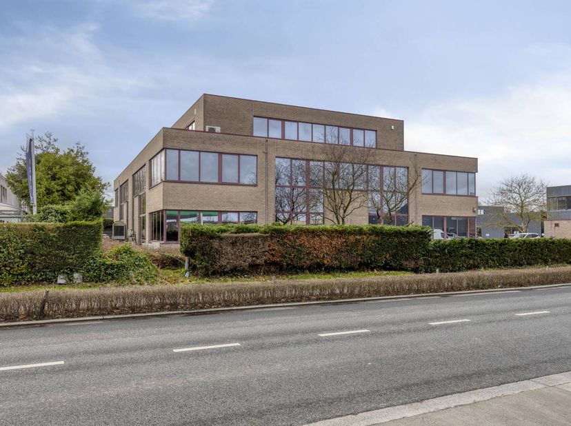 Kwalitatieve vastgoedbelegging met duurzaam rendement en toplocatie nabij Antwerpen!<br />
<br />
Indeling<br />
<br />
Gelijkvloerse verdieping:<br /