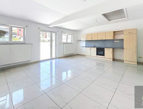                                         Appartement te huur in Morlanwelz-Mariemont, € 815
