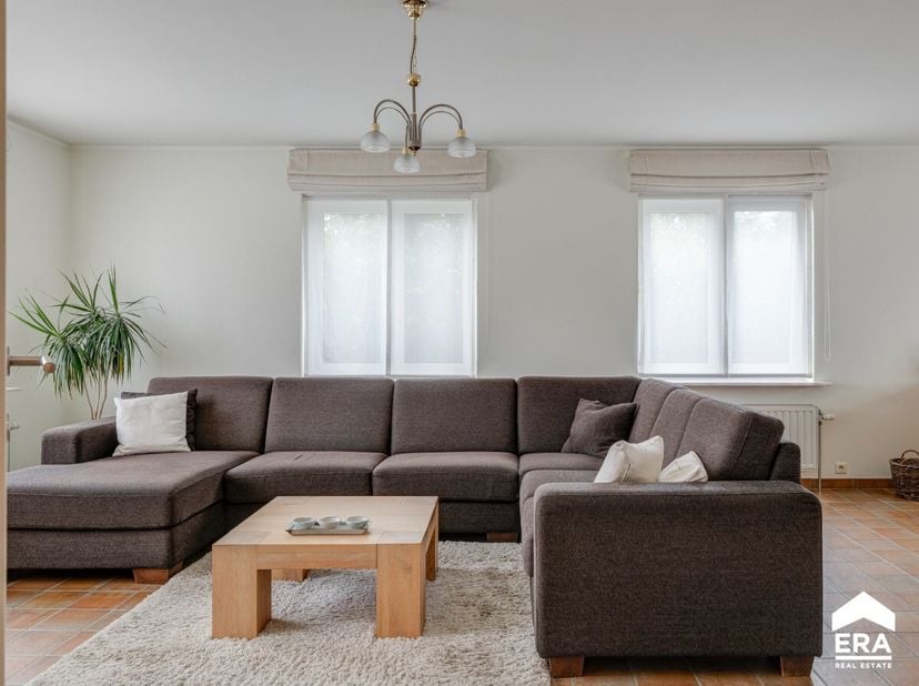 e zeer goed onderhouden woning combineert een praktische indeling en een uitstekende bereikbaarheid. Voor meer info ga naar https://www.era.be/nl/te-k